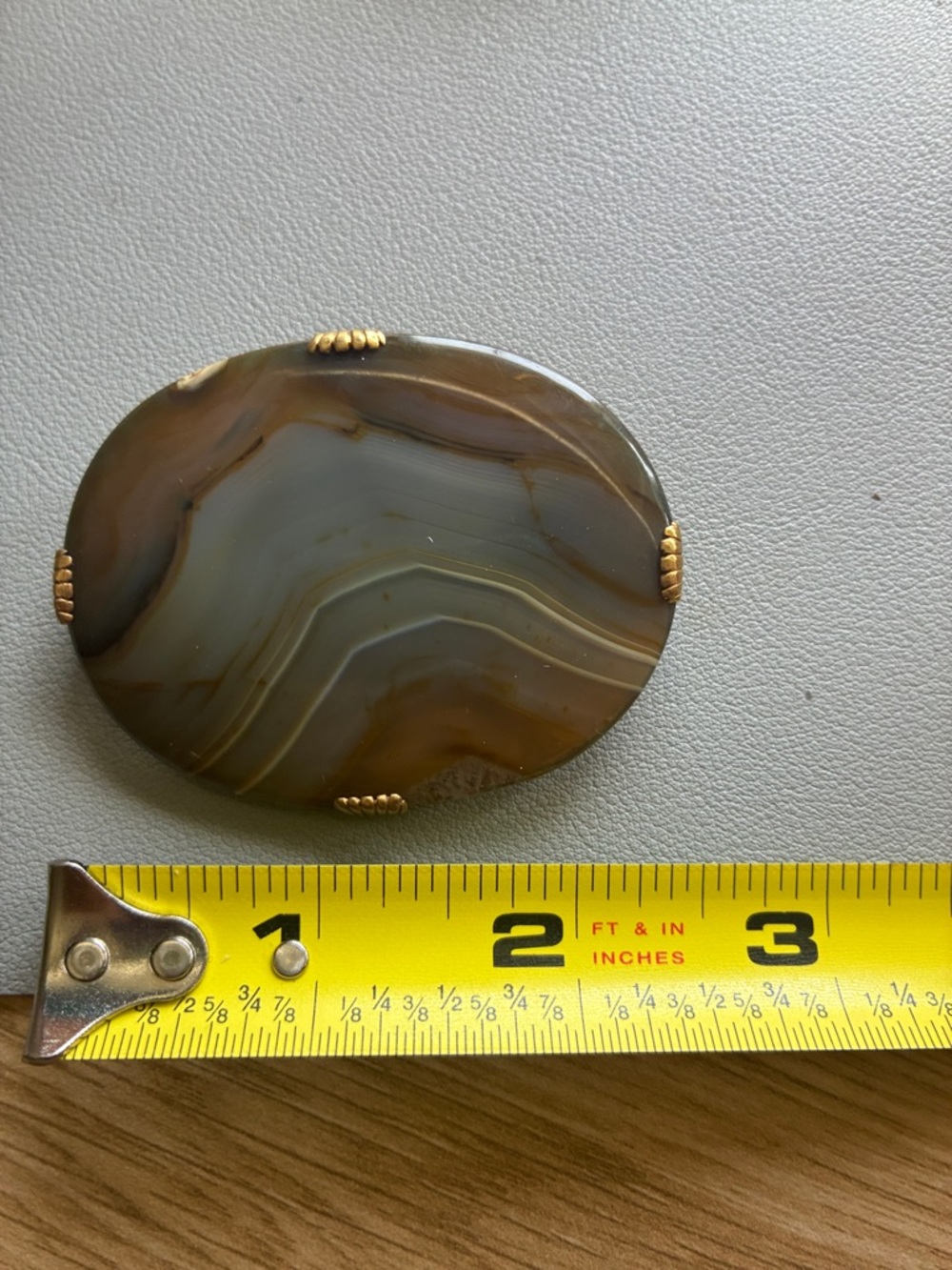Large Natural Banded Agate Brooch, Cabochon Set in Gold Toned Prong/ball set - Picture 3 of 3